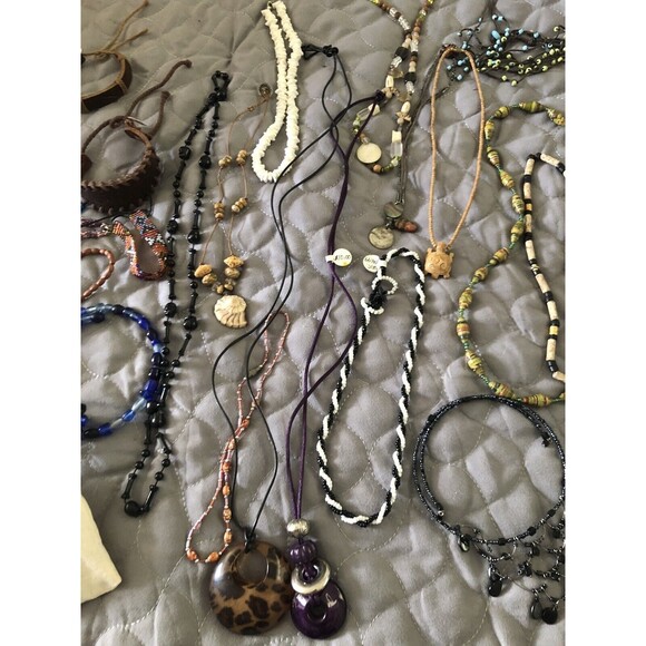 Vintage Boho ESTATE Lot Of 1970's & 80's Bracelets/Necklaces  RESALE 39 Pieces - Picture 5 of 10